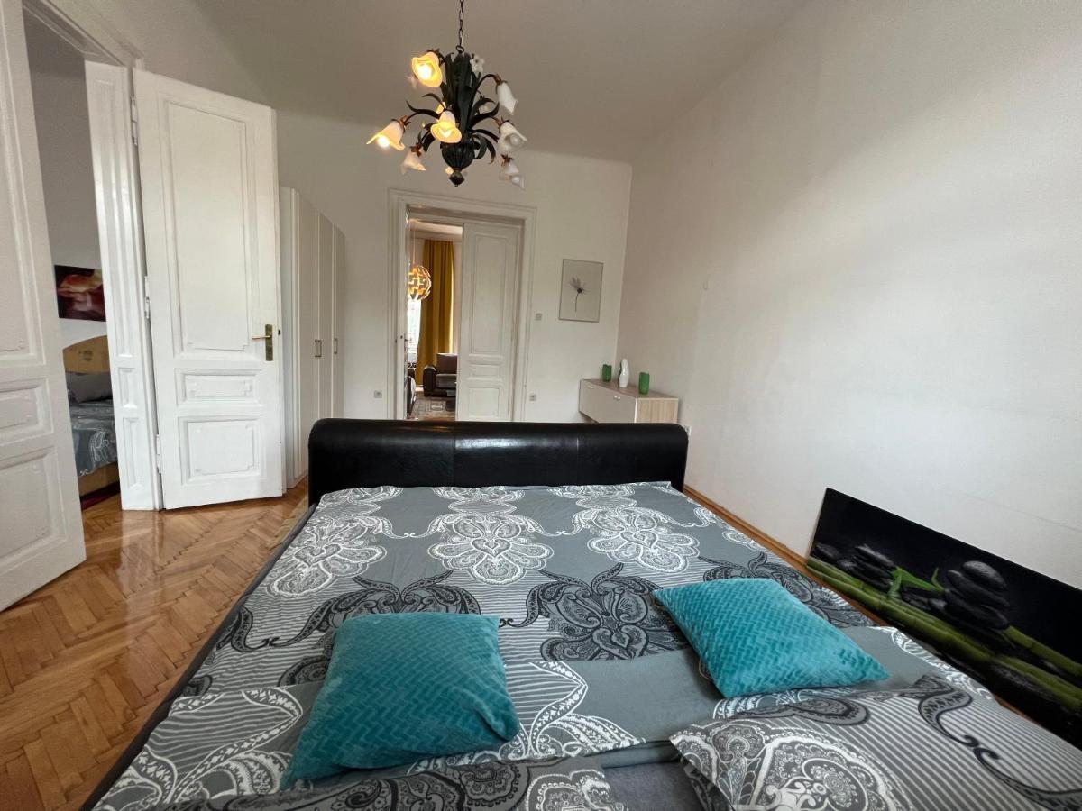 Apartman Happy Apartment Sarajevo Luaran gambar